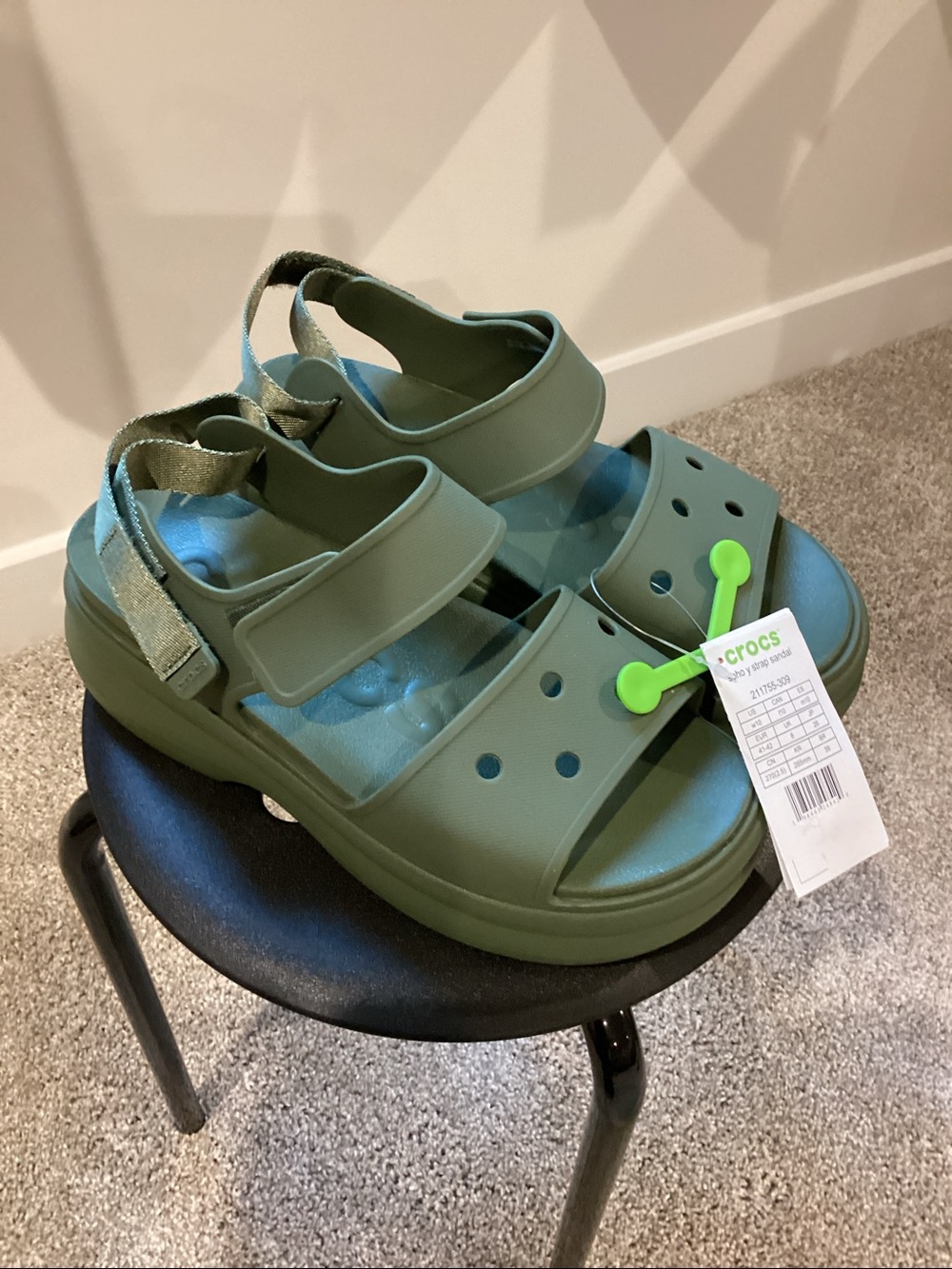 CROCS Soho Y Strap Sandal - Size 10